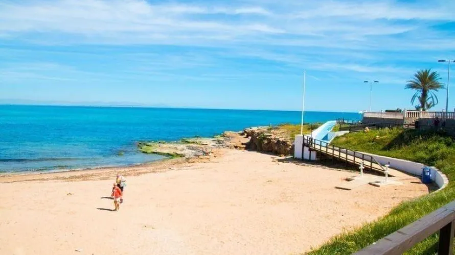 Apartamento de 48m² en Torrevieja, España No. 3550 № 3