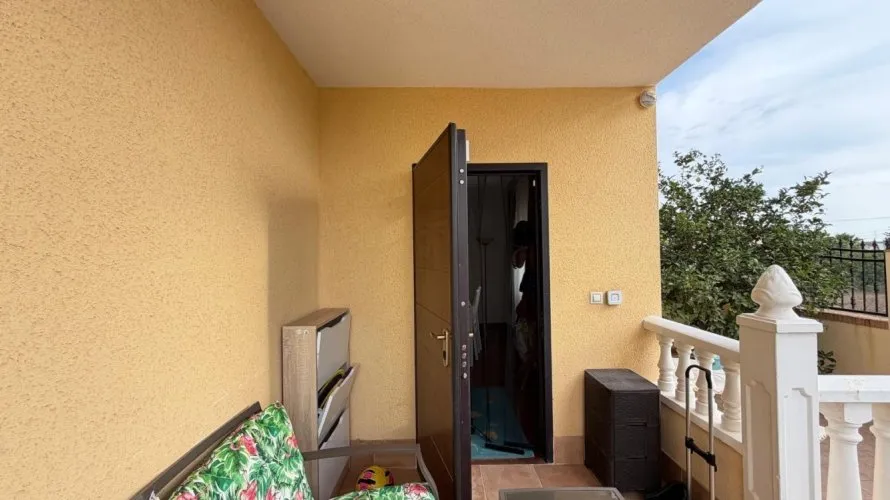 Villa de 4 dormitorios en Alicante, España No. 3556 № 9