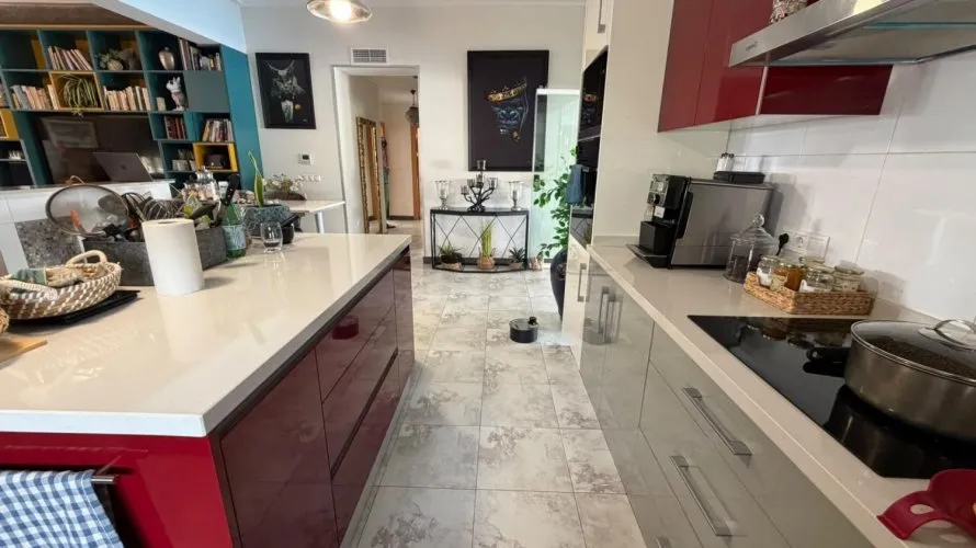 Apartamento de 4 dormitorios en Catral, España No. 3575 № 8