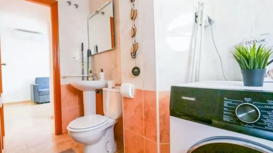 Apartamento de 2 dormitorios en Torrevieja, España No. 3630 № 2