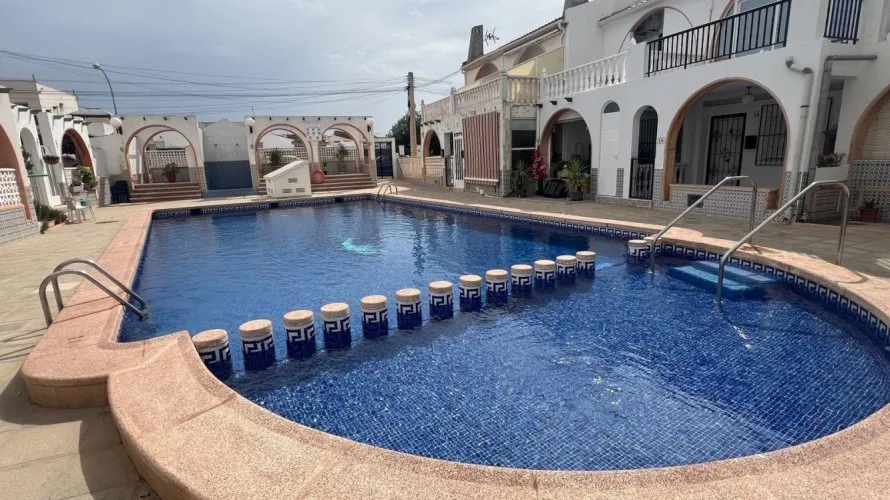Сasa de 2 dormitorios en Torrevieja, España No. 3548 № 3