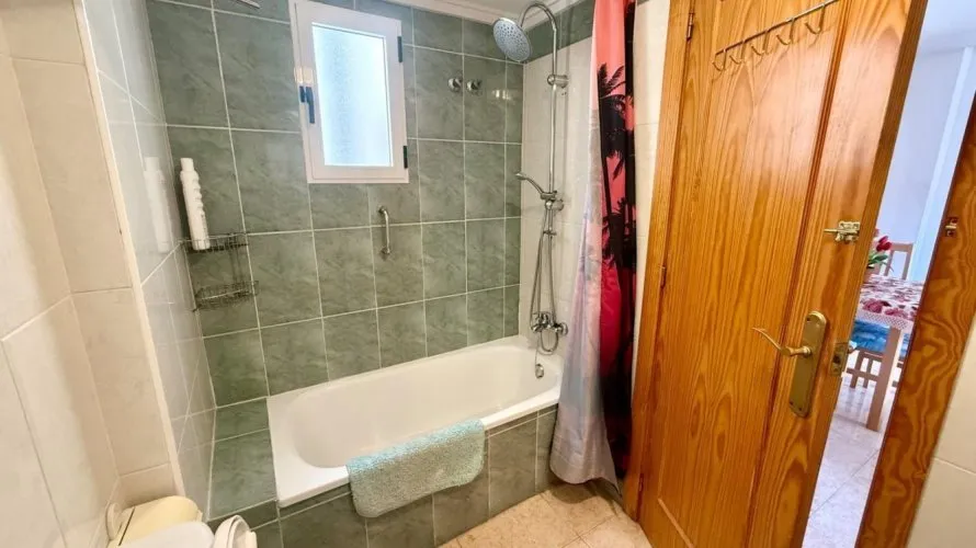 Apartamento de 1 dormitorio en Torrevieja, España No. 3579 № 1