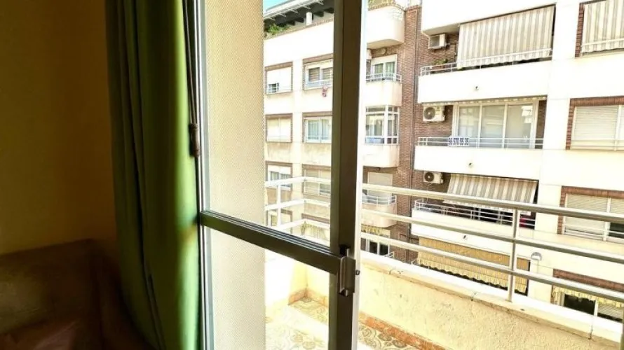 Apartamento de 3 dormitorios en Torrevieja, España No. 3632 № 2