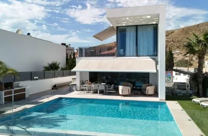Villa de 324m² en Finestrat, España No. 3582