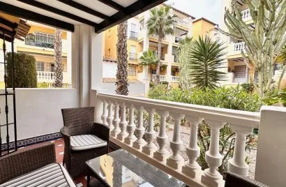 Apartamento de 2 dormitorios en Torrevieja, España No. 3598