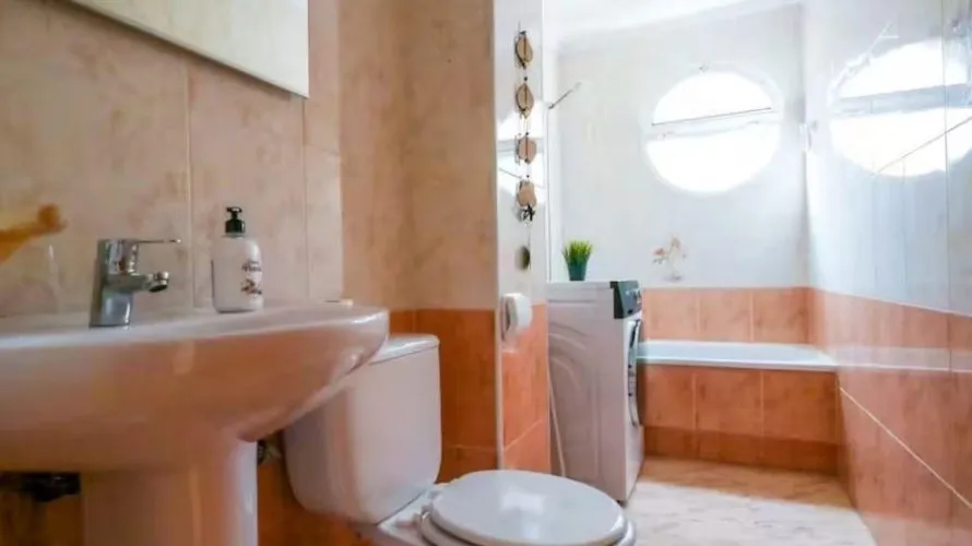 Apartamento de 2 dormitorios en Torrevieja, España No. 3630 № 3