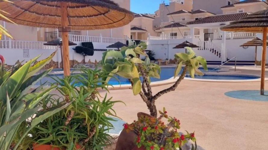 Dúplex de 2 dormitorios en San Miguel de Salinas, España No. 3591 № 6