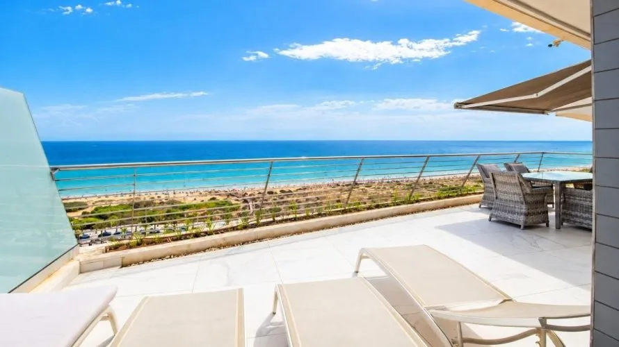 Apartamento de 153m² en Los Arenales Del Sol, España No. 3620 № 26
