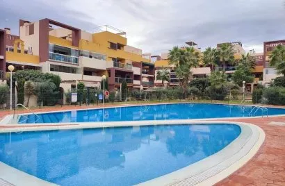 Apartamento de 2 dormitorios en Torrevieja, España No. 3539