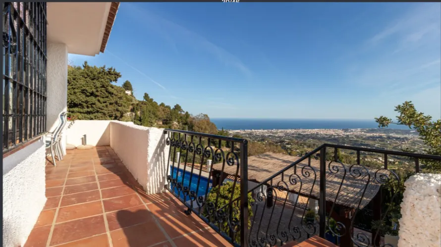 Villa de 4 chambres à Mijas Costa, Spain No. 997 № 19