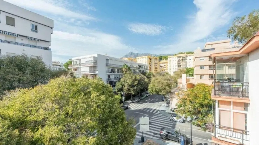 Apartment de 2 chambres à Marbella, Spain No. 807 № 4
