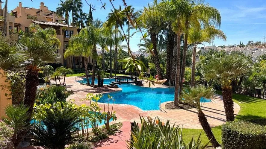Apartment de 2 chambres à Estepona, Spain No. 659