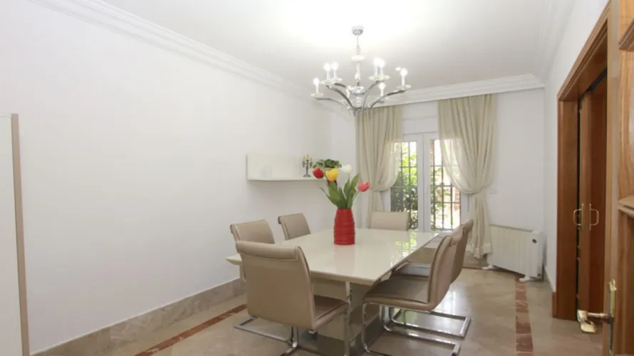 Villa de 6 chambres à Marbella, Spain No. 537 № 28