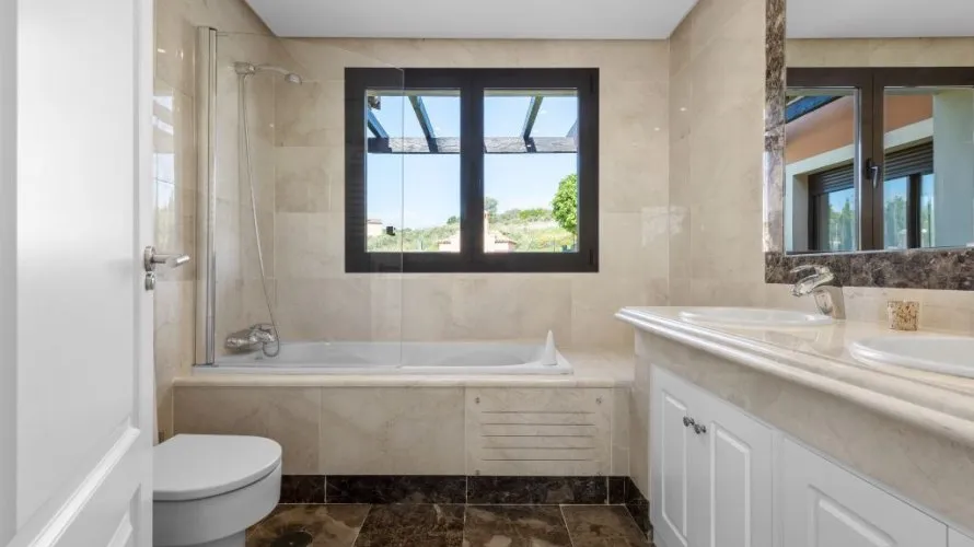 Villa de 3 chambres à Estepona, Spain No. 186 № 26