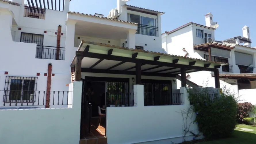 Townhouse de 5 chambres à Nueva Andalucia, Spain No. 412 № 18
