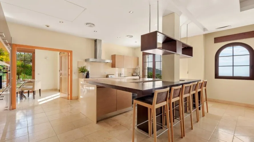 Villa de 5 chambres à Benahavis, Spain No. 790 № 8