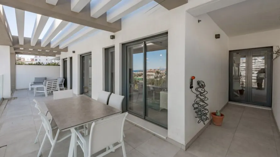Apartment de 3 chambres à Estepona, Spain No. 395 № 4