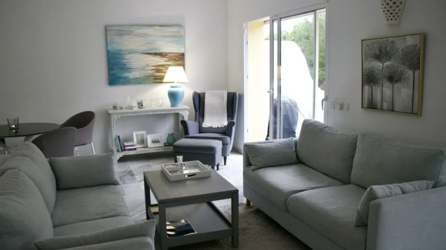 Apartment de 2 chambres à Marbella, Spain No. 793 № 2