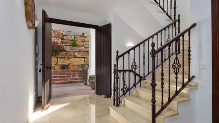 Villa de 6 chambres à Marbella, Spain No. 544 № 2