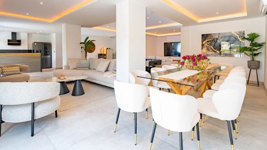 Villa de 6 chambres à Marbella, Spain No. 930 № 27