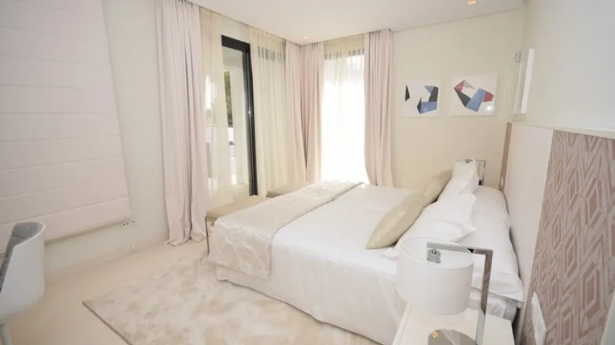 Villa de 4 chambres à Nueva Andalucia, Spain No. 933 № 13
