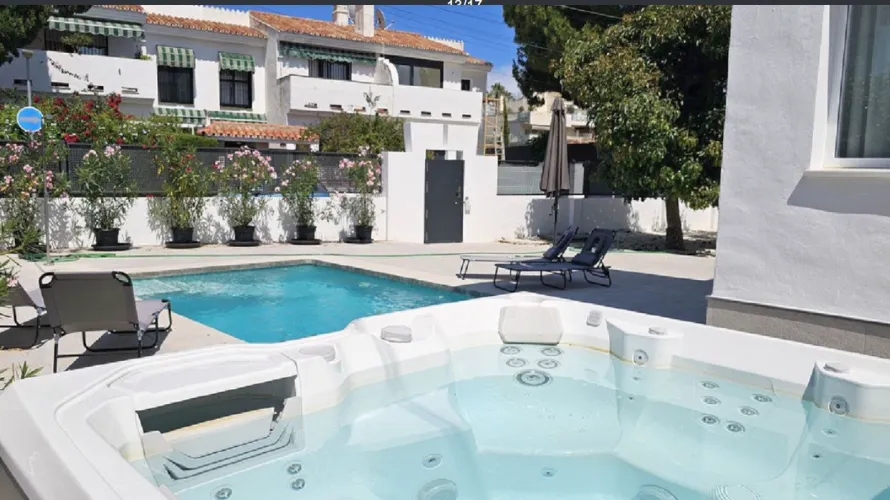 Villa de 6 chambres à Cortes (San Pedro De Alcantara), Spain No. 1020
