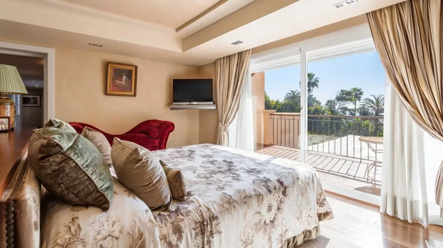 Villa de 8 chambres à Estepona, Spain No. 401 № 4