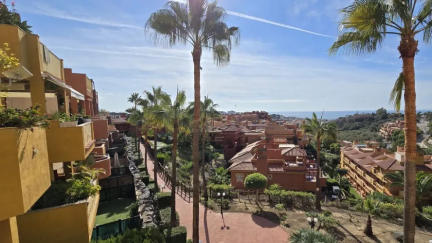 Apartment de 2 chambres à Marbella, Spain No. 973 № 24