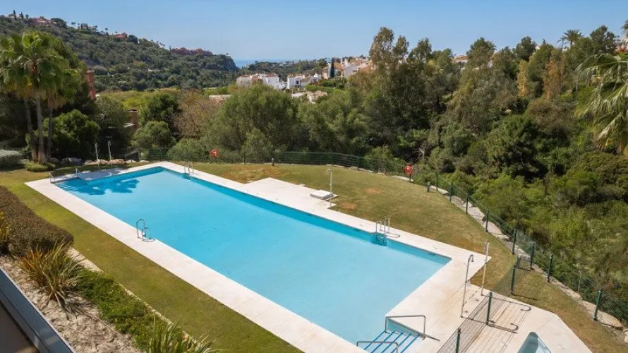 Apartment de 3 chambres à Benahavis, Spain No. 893 № 3