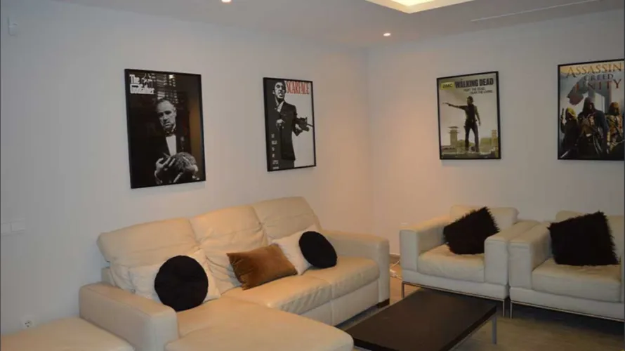 Villa de 5 chambres à Marbella, Spain No. 1023 № 16
