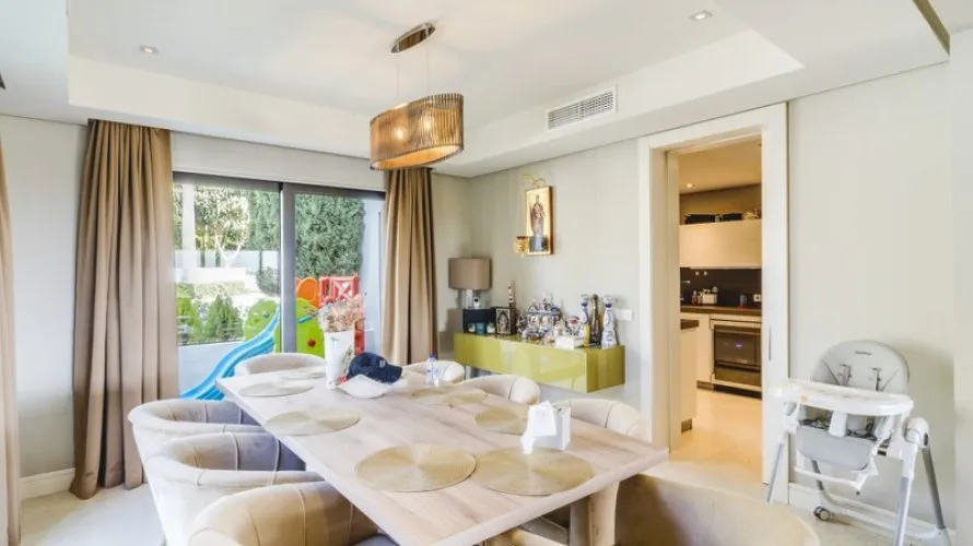 Villa de 5 chambres à Marbella, Spain No. 929 № 28