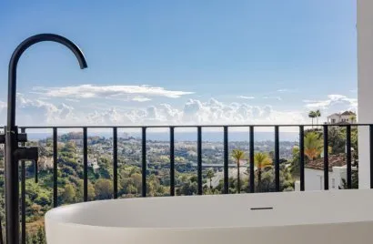 Apartment de 3 chambres à Benahavis, Spain No. 766