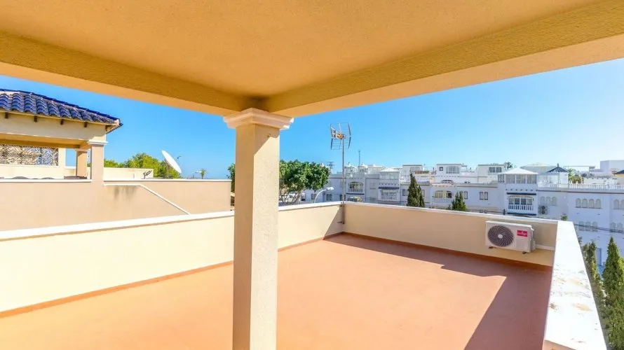 House de 105m² à Campoamor, Espagne No. 2239 № 8