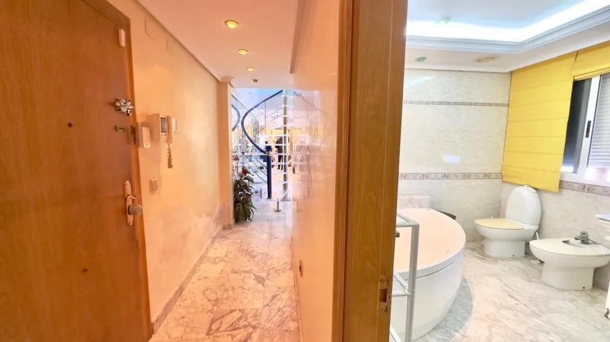 Penthouse de 2 chambres à Torrevieja, Espagne No. 2243 № 13