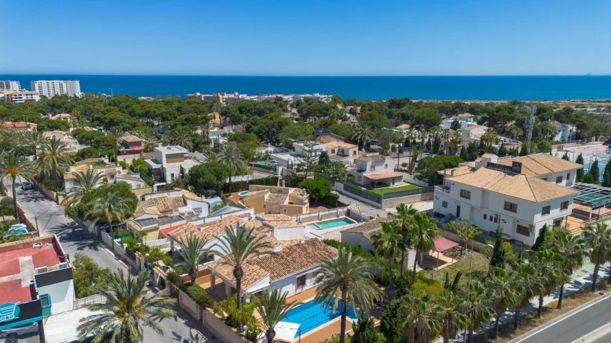 Villa de 4 chambres à Alicante, Espagne No. 2086 № 12