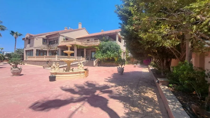 Commercial property de 871m² à La Zenia, Espagne No. 1459 № 11