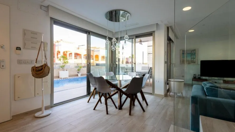 Apartment de 4 chambres à La Florida, Espagne No. 2303 № 1