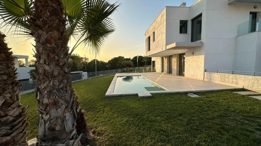Villa de 3 chambres à Finestrat, Espagne No. 2055