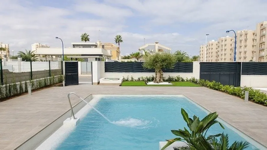 Villa de 4 chambres à Playa Honda, Espagne No. 1616 № 2