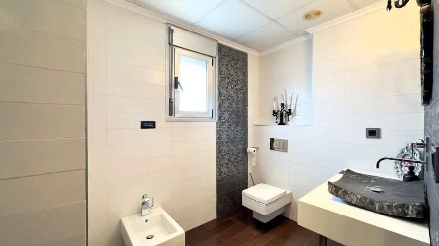 Commercial property de 12 chambres à Torrevieja, Espagne No. 2362 № 18