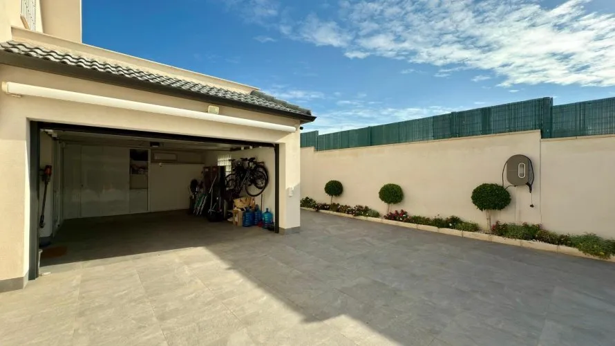 Villa de 5 chambres à San Juan, Espagne No. 2016 № 14