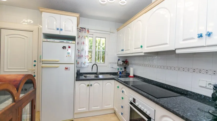 Villa de 194m² à Alicante, Espagne No. 2667 № 11