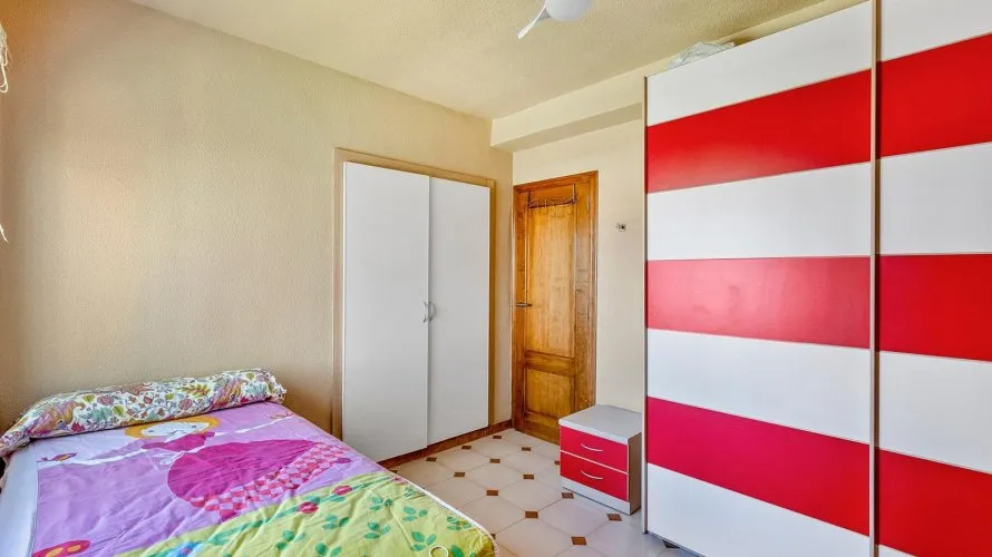 Villa de 4 chambres à Torrevieja, Espagne No. 2165 № 12
