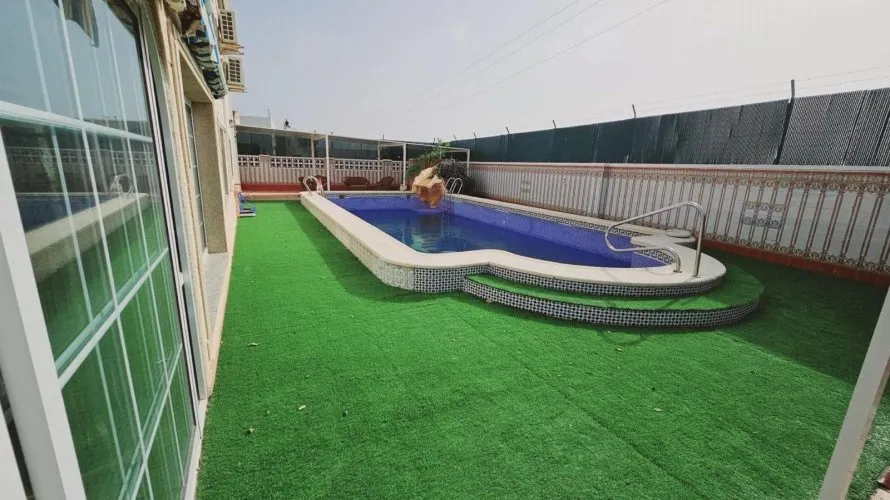 Villa de 5 chambres à Torrevieja, Espagne No. 2065 № 9