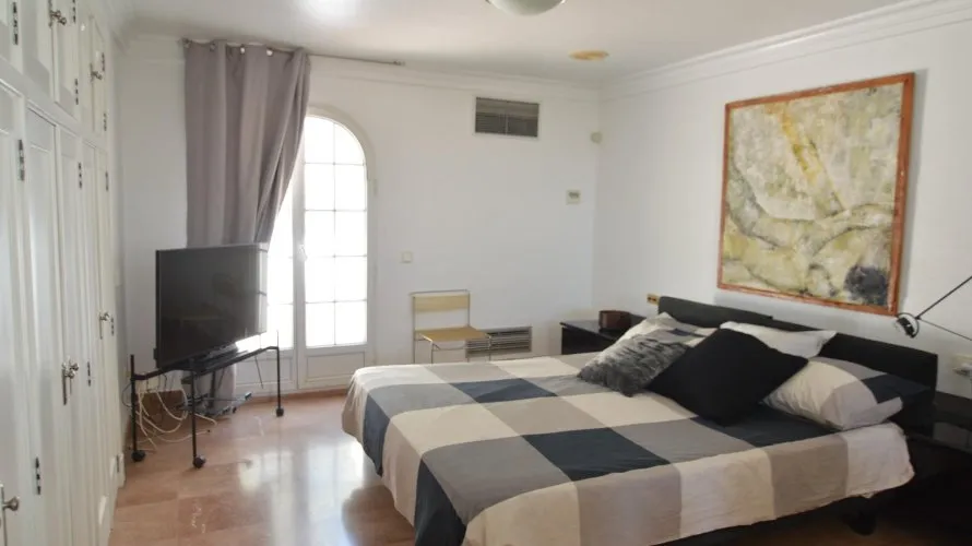 Villa de 4 chambres à Torrevieja, Espagne No. 1477 № 27