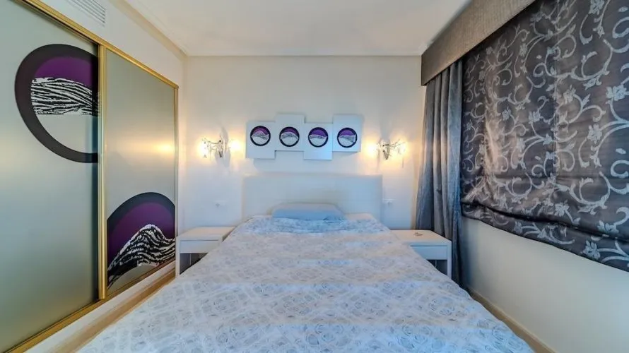 Villa de 5 chambres à Torrevieja, Espagne No. 2080 № 26
