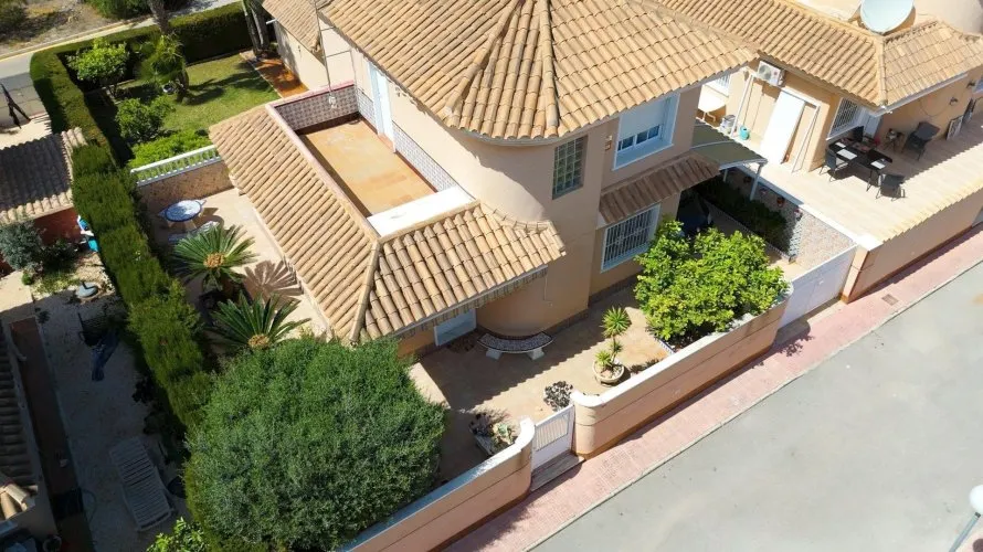 Villa de 3 chambres à Torrevieja, Espagne No. 1542 № 14