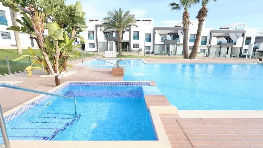Bungalow de 2 chambres à La Zenia, Espagne No. 2230 № 15
