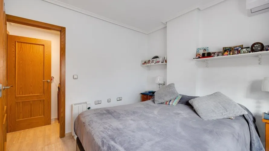 Apartment de 2 chambres à Torrevieja, Espagne No. 2671 № 12