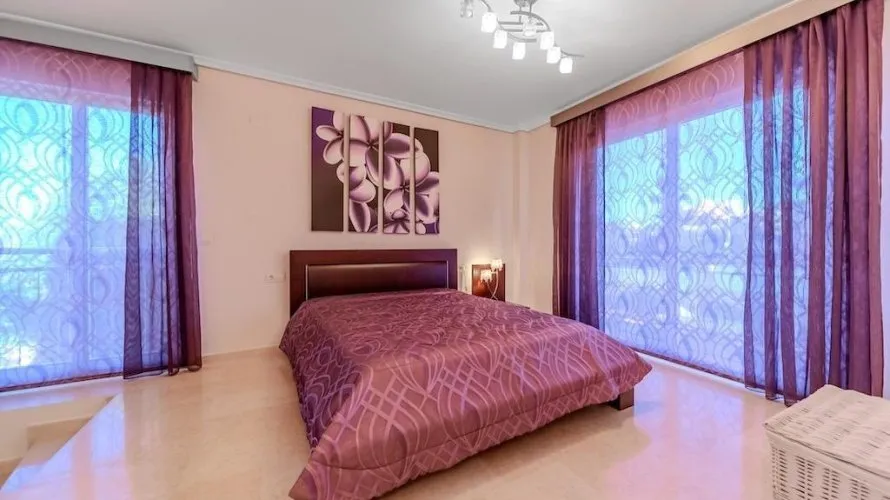 Villa de 5 chambres à Torrevieja, Espagne No. 2080 № 27